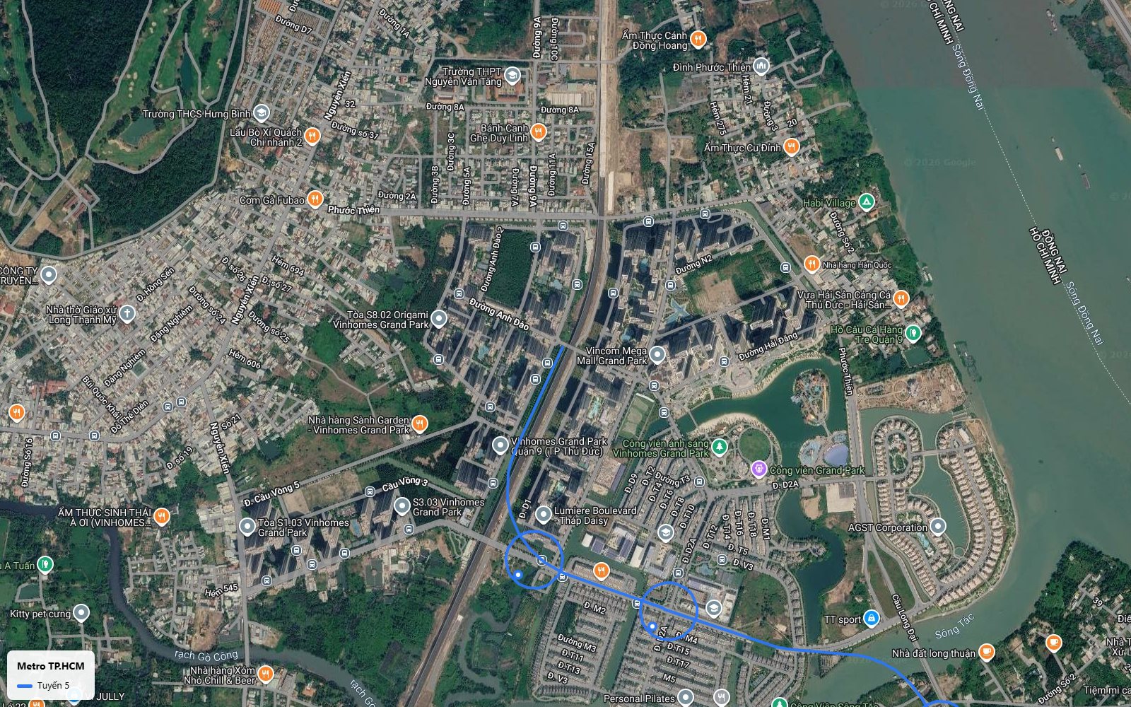 Nhìn từ trên tàu tuyến metro số 5 xuyên tâm Vinhomes Grand Park gần Vincom Mega Mall Grand Park