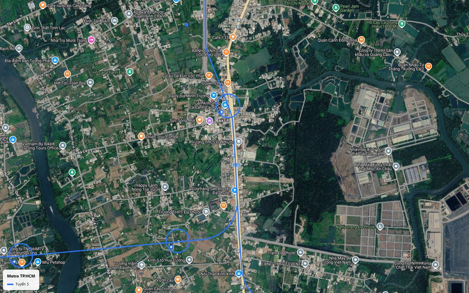 Nhìn từ trên tàu tuyến metro số 5 tại xã Đa Phước, Bình Chánh với nhánh rẽ Tây về hướng Hưng Long