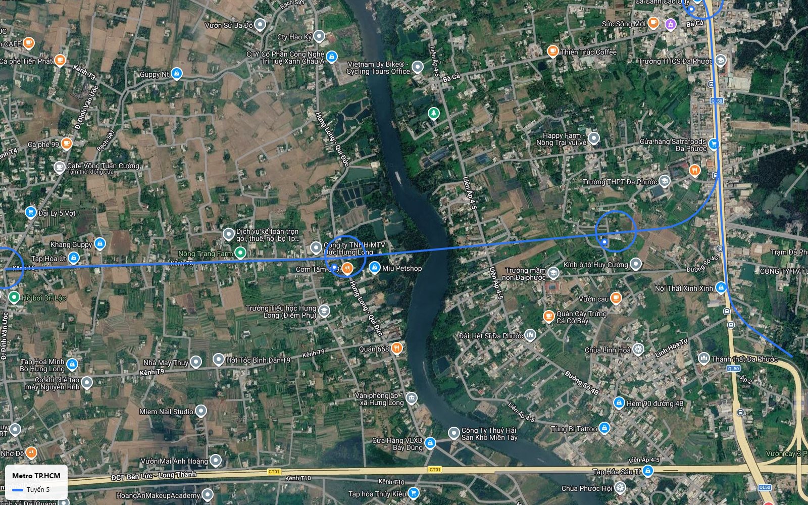 Nhìn từ trên tàu nhánh Tây tuyến metro số 5 vượt sông ven trục Hưng Long, Qui Đức, trên cao tốc Bến Lức Long Thành