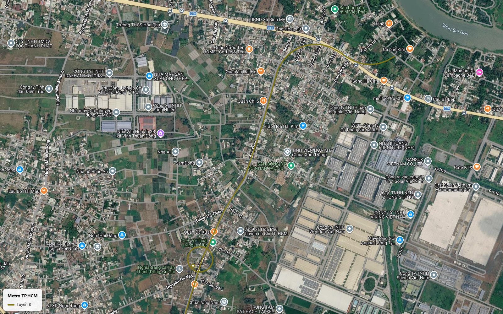 Nhìn từ tàu tuyến metro số 8 xuống đường Bến Than qua khu công nghiệp cơ khí ô tô SAMCO tại Củ Chi