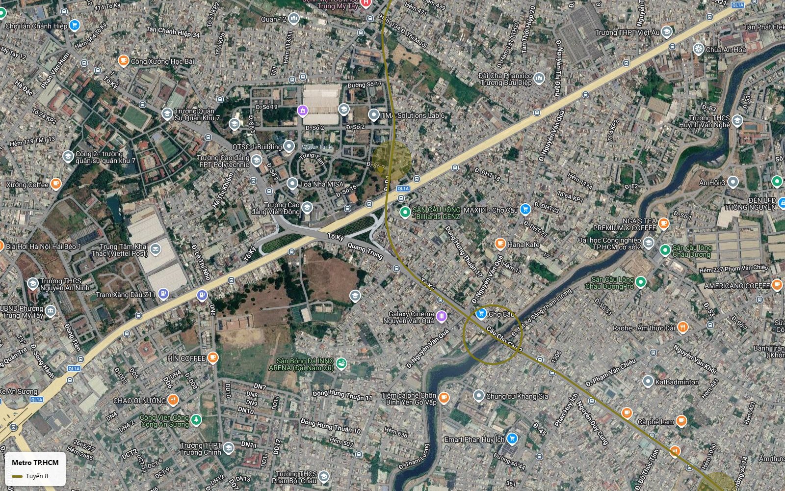 Nhìn từ tàu tuyến metro số 8 xuống công viên phần mềm Quang Trung QTSC và cầu Chợ Cầu trên kênh Tham Lương