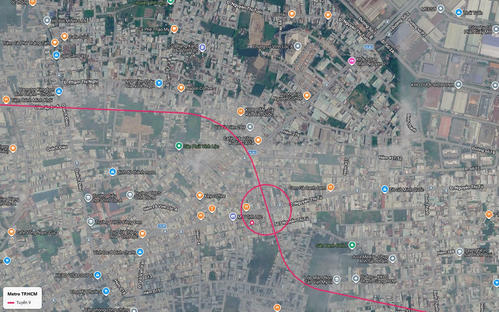 Nhìn từ trên tàu metro số 9 xuống ga giao Nguyễn Thị Tú và Hương lộ 80 khu Vĩnh Lộc A đang đô thị hóa